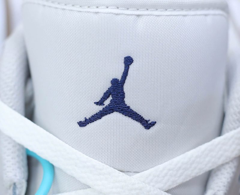 Nike Air Jordan 1 Low Midnight Navy Neutral Grey Real