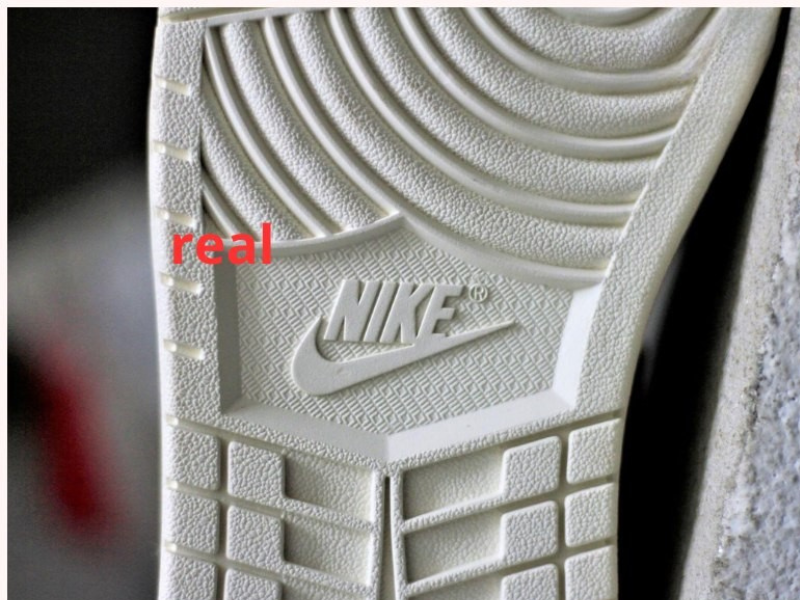 Outsole giày Jordan chính hãng với rãnh sâu