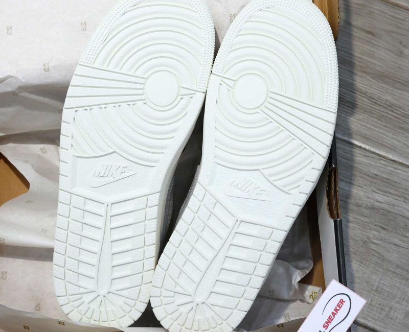 Giày Nike Air Jordan 1 Low Sail Light Smoke Grey Best Quality